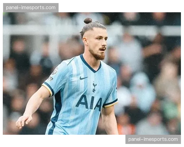 战报通讯：热刺2-1逆转狼队，制胜球来自孙兴慜主罚的精准任意球